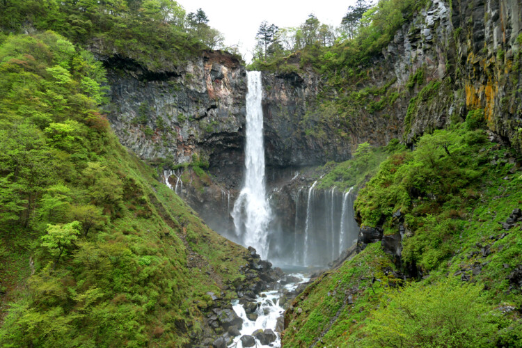 華厳滝